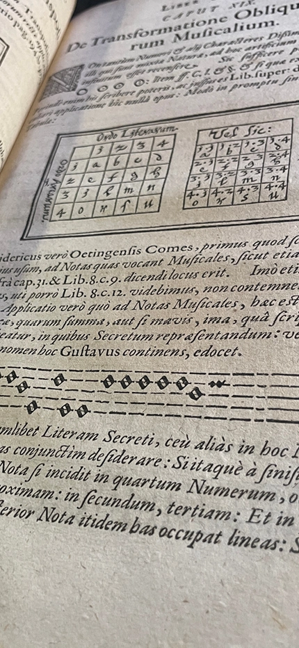 Gustavus Selenus. Cryptomenytices et Cryptographiæ, Libri IX. Lüneburg, 1624.